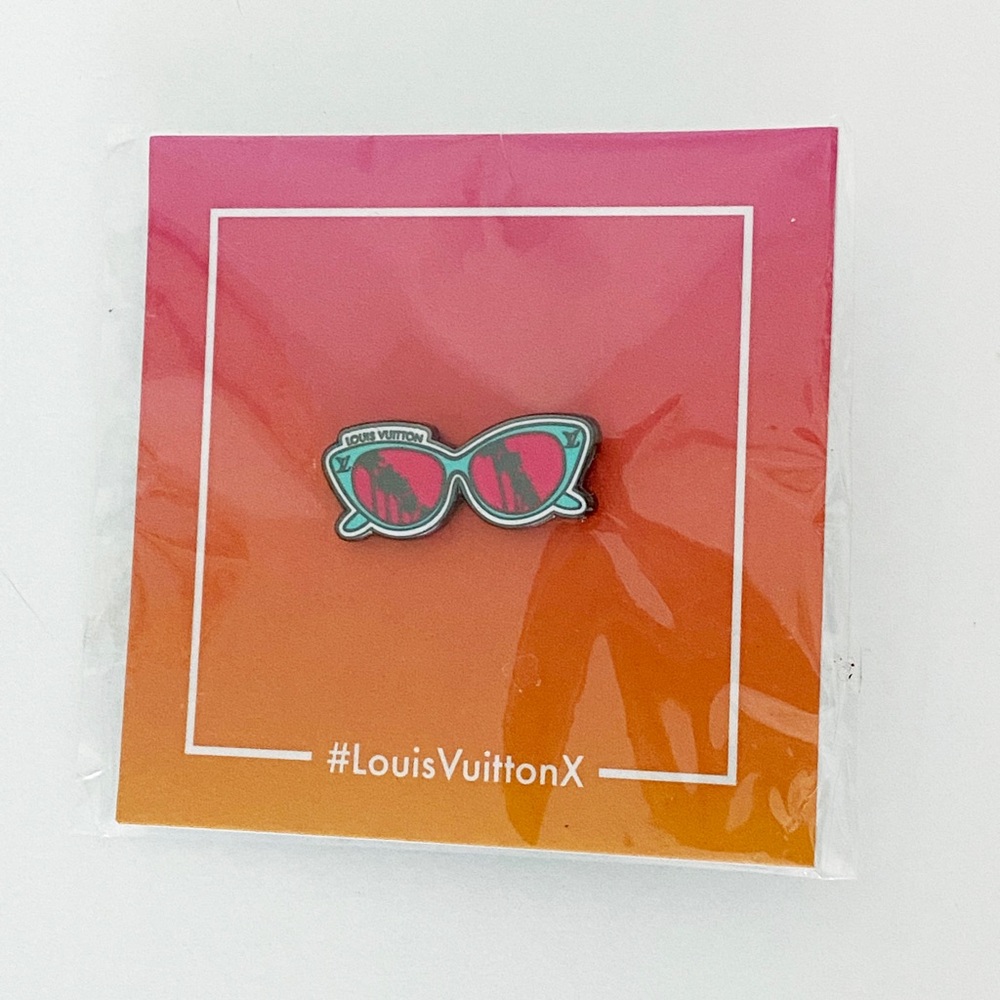 Single Limited Edition Louis Vuitton X Sunglasses Pin